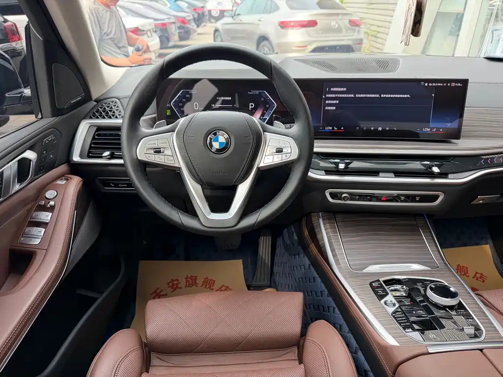 BMW X7 — миниатюра 8