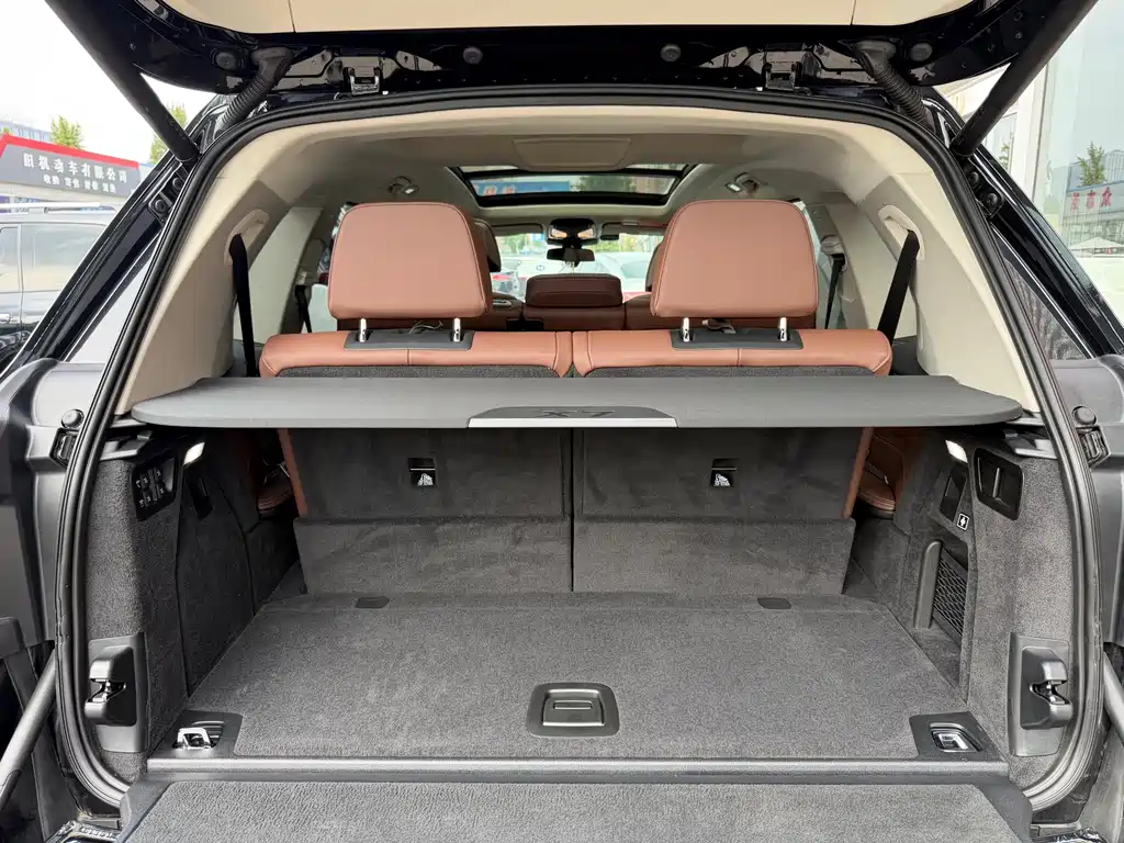 BMW X7 — миниатюра 21