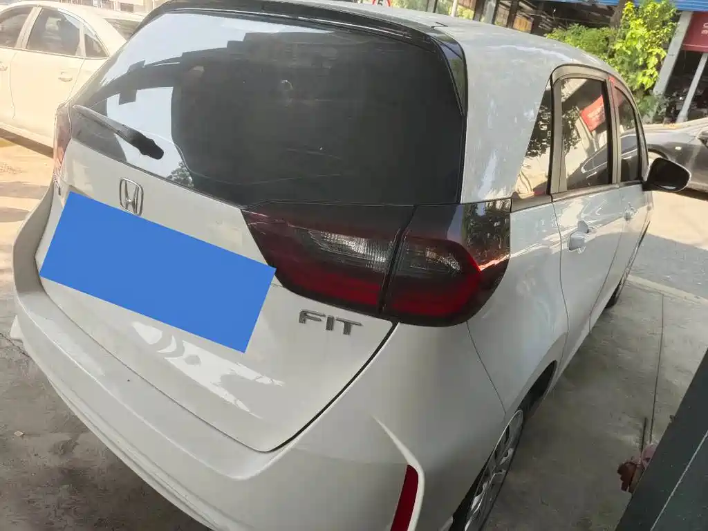 Honda Fit — миниатюра 10