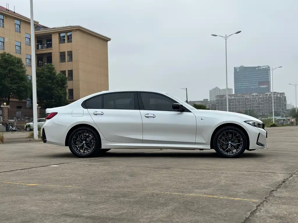 BMW 3 Series — миниатюра 4