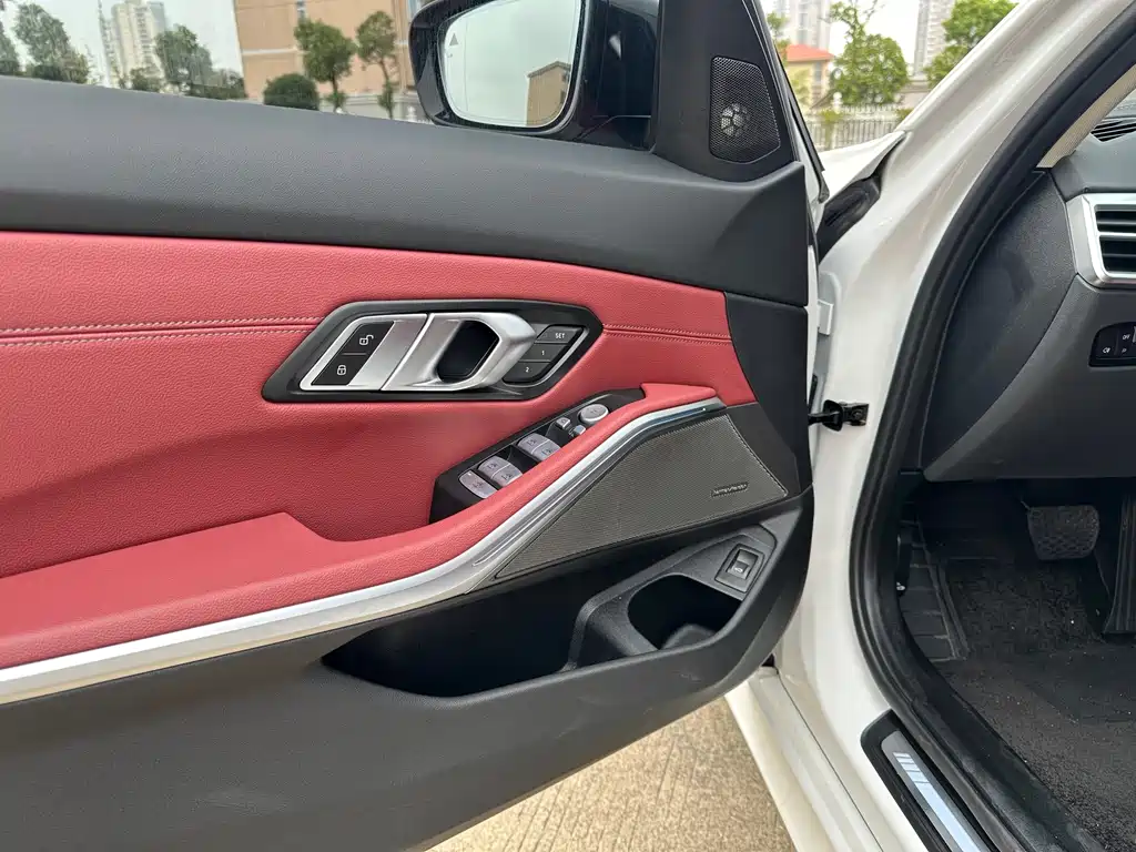 BMW 3 Series — миниатюра 8