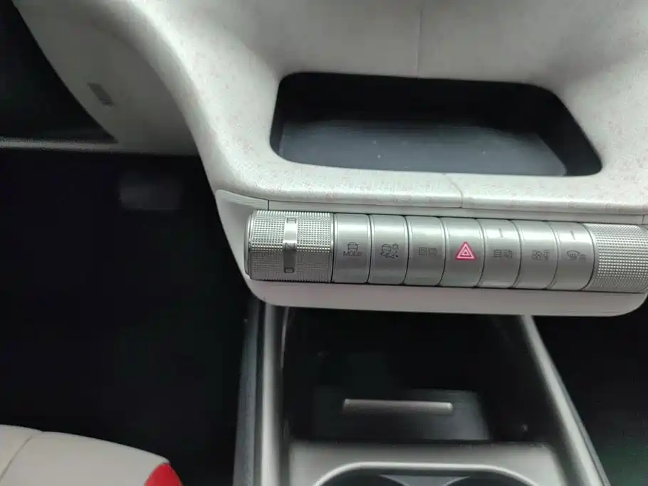 BYD Dolphin — миниатюра 16