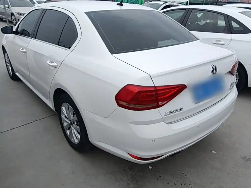 Volkswagen Lavida — миниатюра 5