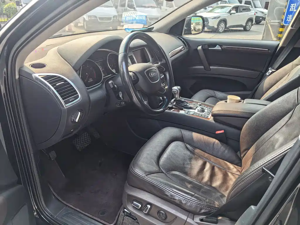 Audi Q7 — миниатюра 7