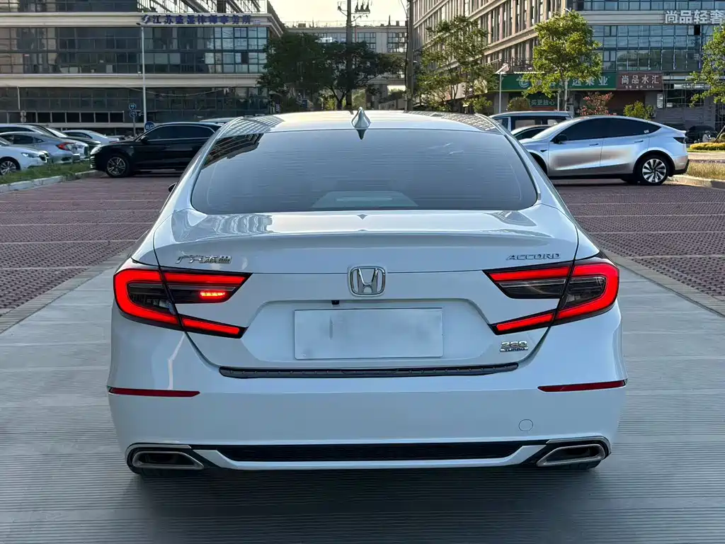 Honda Accord — миниатюра 8