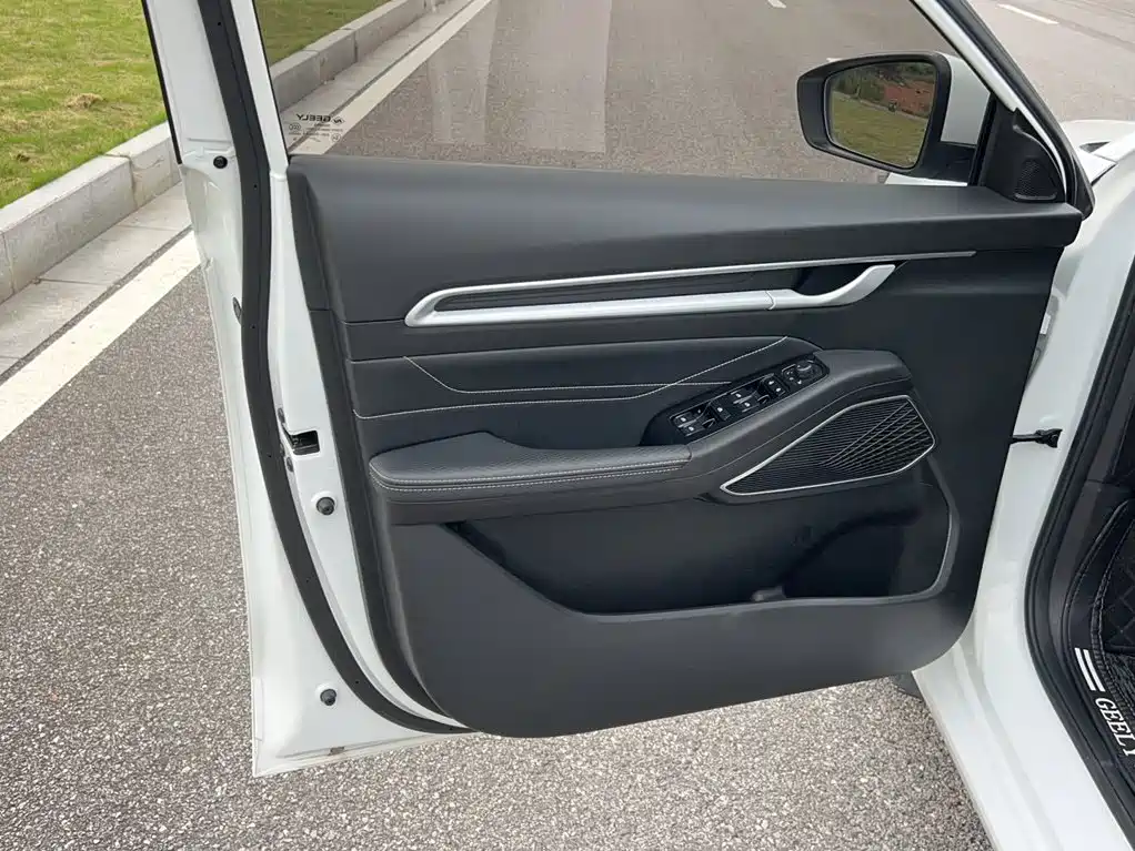 Geely Emgrand — миниатюра 5