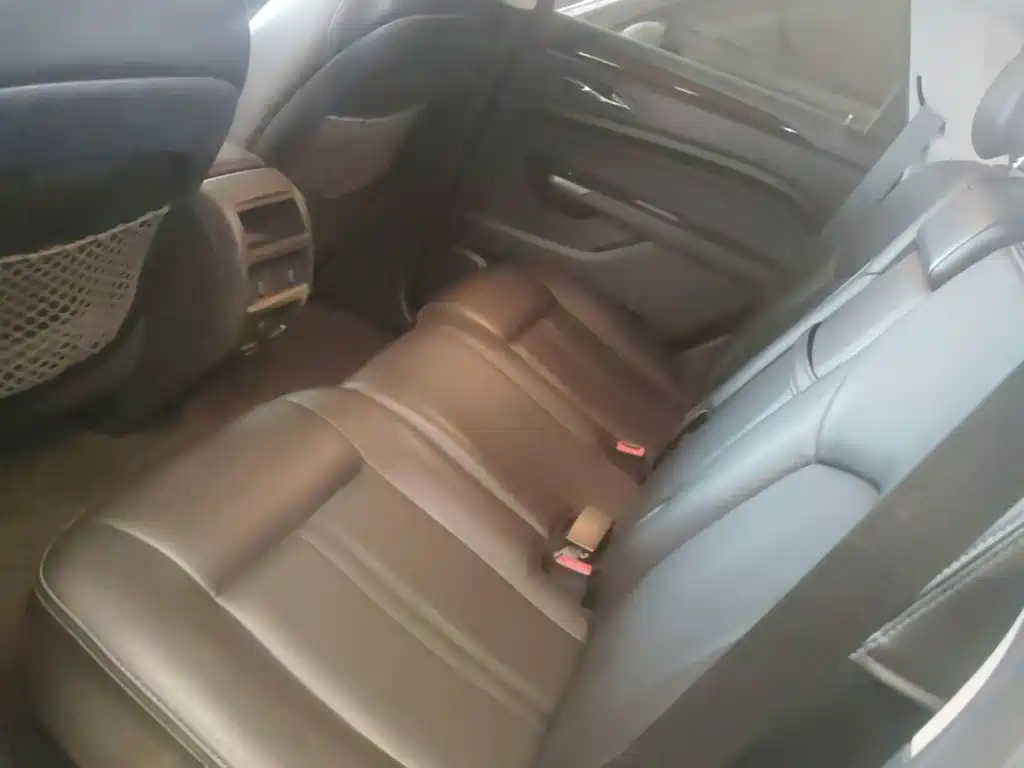 Cadillac SRX — миниатюра 17