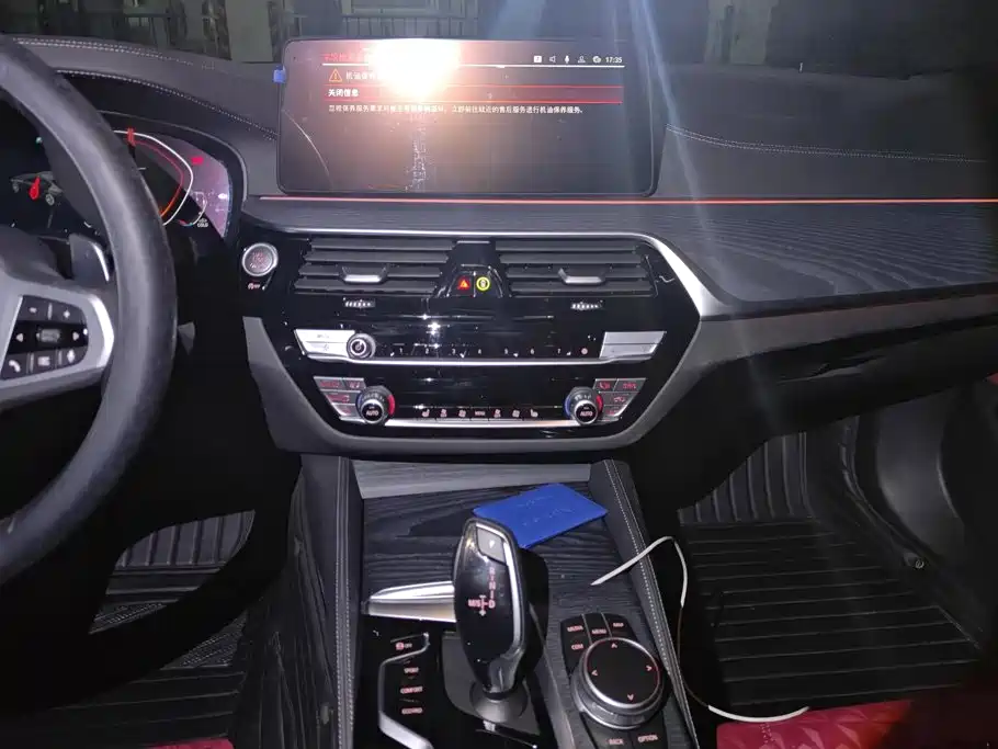 BMW 5 Series — миниатюра 13