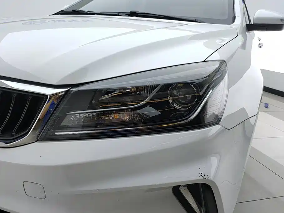 Geely Emgrand — миниатюра 5