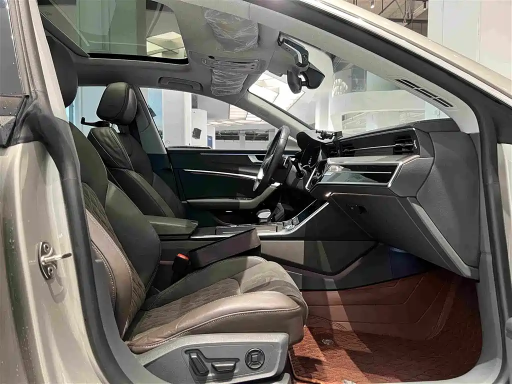 Audi A7L — миниатюра 26