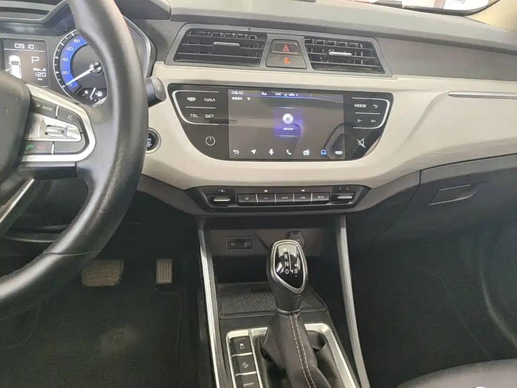 Geely Vision X3 — миниатюра 9