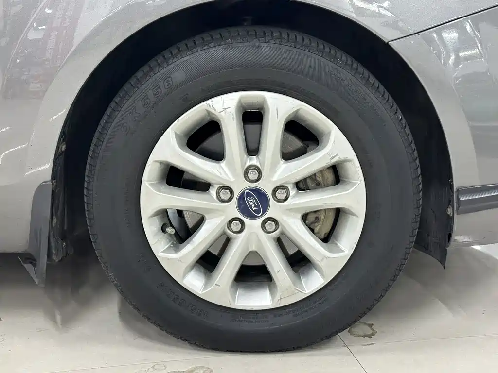 Ford Focus — миниатюра 24