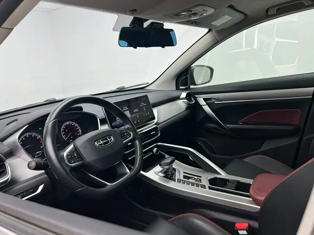 Geely Binyue — миниатюра 18