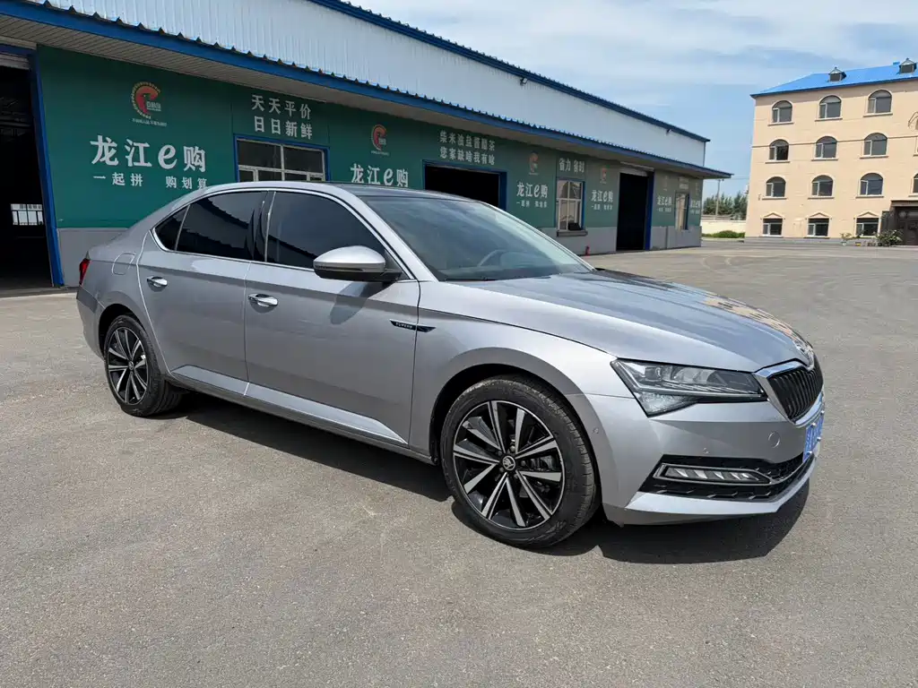 Skoda Superb — миниатюра 2