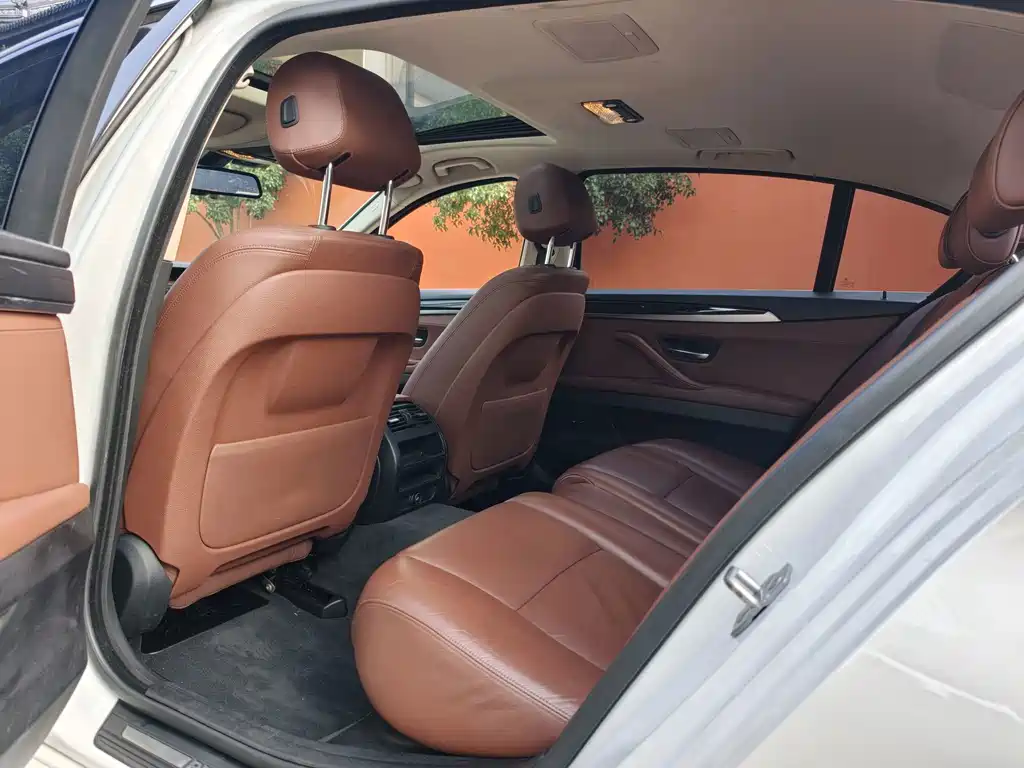 BMW 5 Series — миниатюра 16