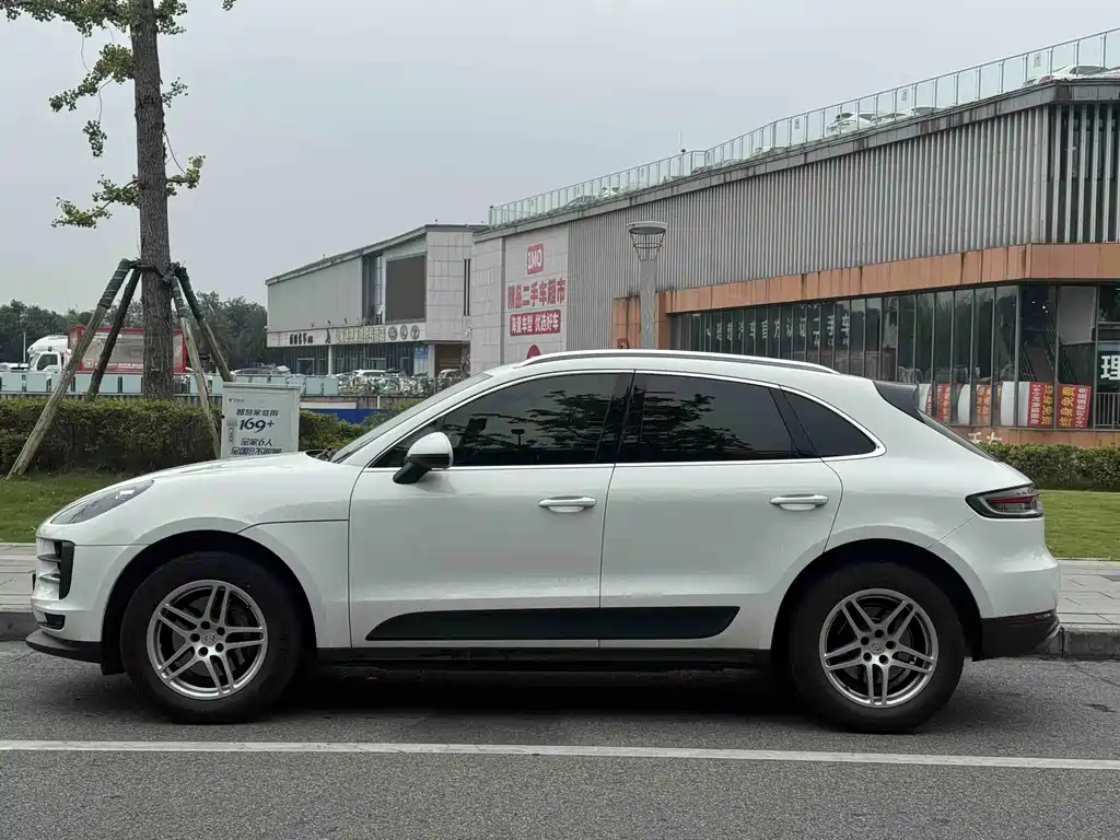 Porsche Macan — миниатюра 4