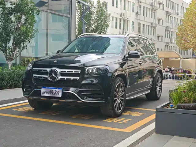 MERCEDES-BENZ GLS 2023
