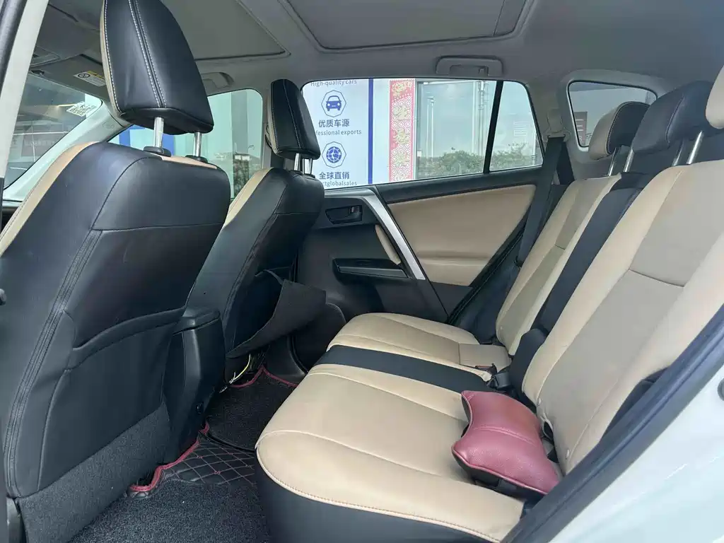 Toyota RAV4 — миниатюра 7