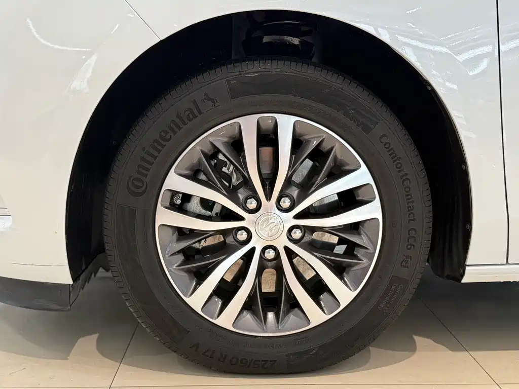 Buick GL8 — миниатюра 6