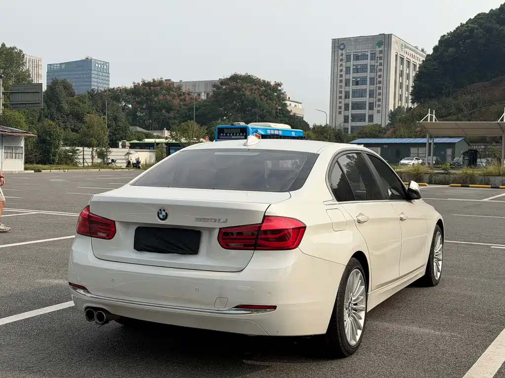 BMW 3 Series — миниатюра 15