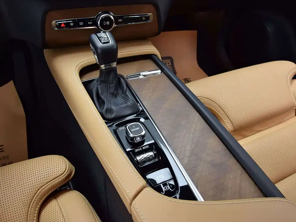 Volvo XC90 — миниатюра 19