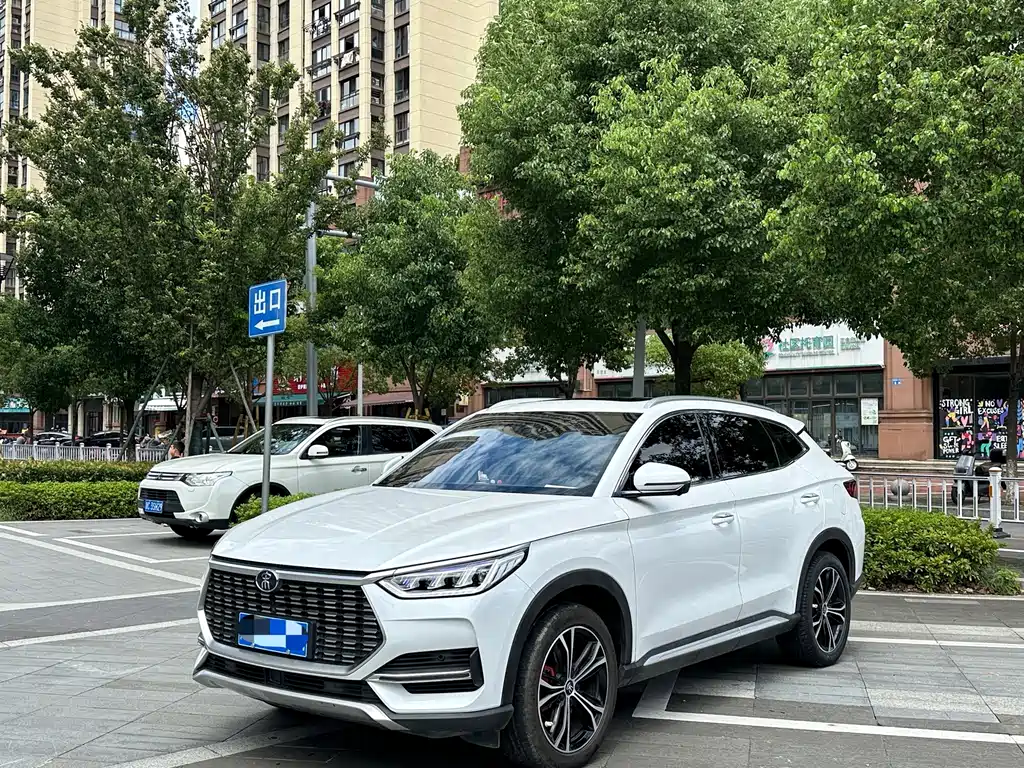BYD PLUS