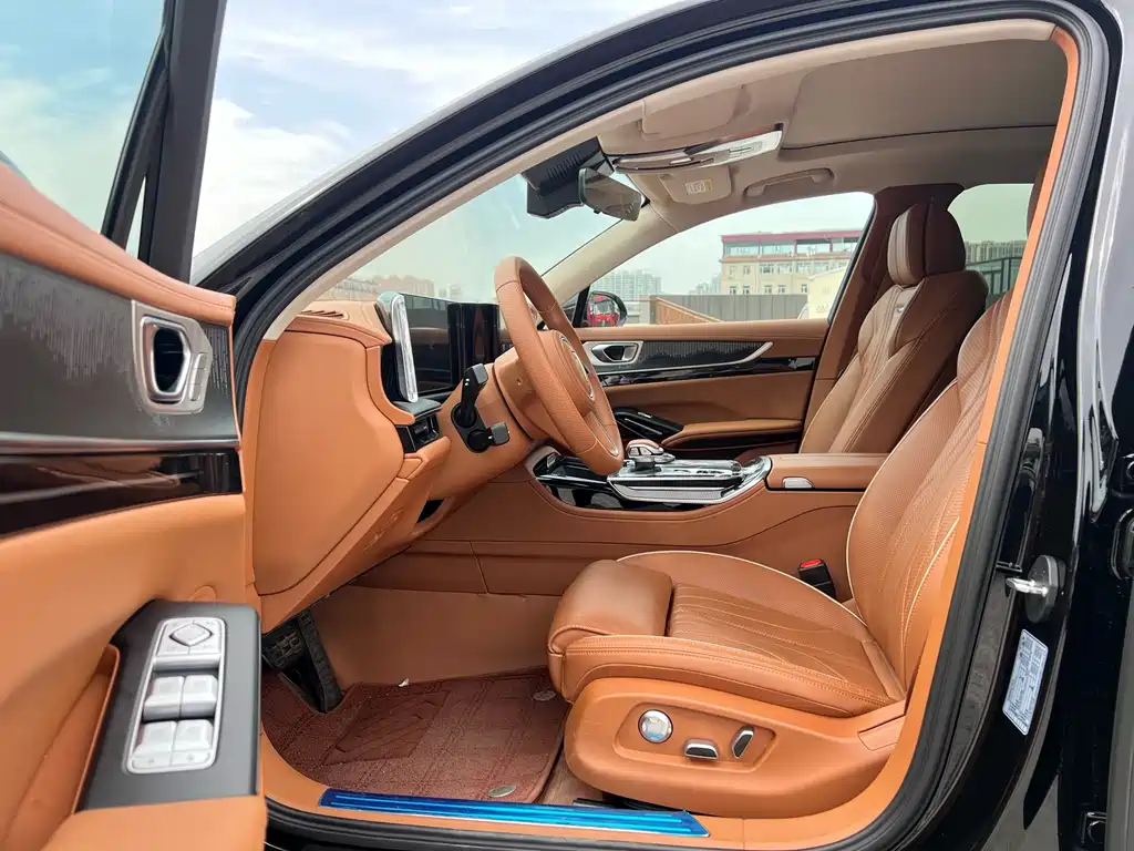 Hongqi H9 2025 2.0T Luxury 5 мест