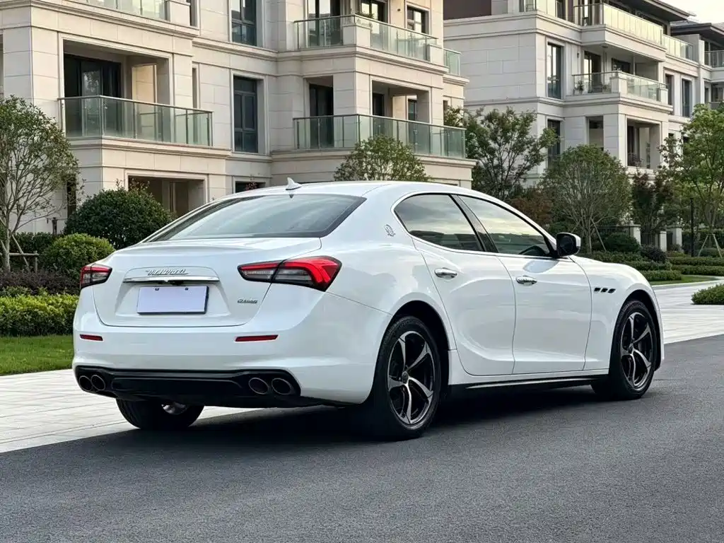 Maserati Ghibli — миниатюра 9
