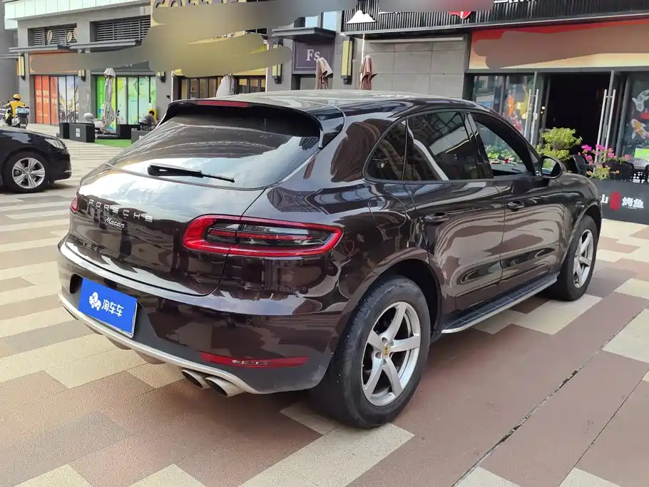 Porsche Macan — миниатюра 3