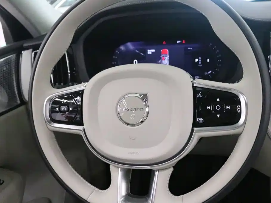 Volvo XC60 — миниатюра 6