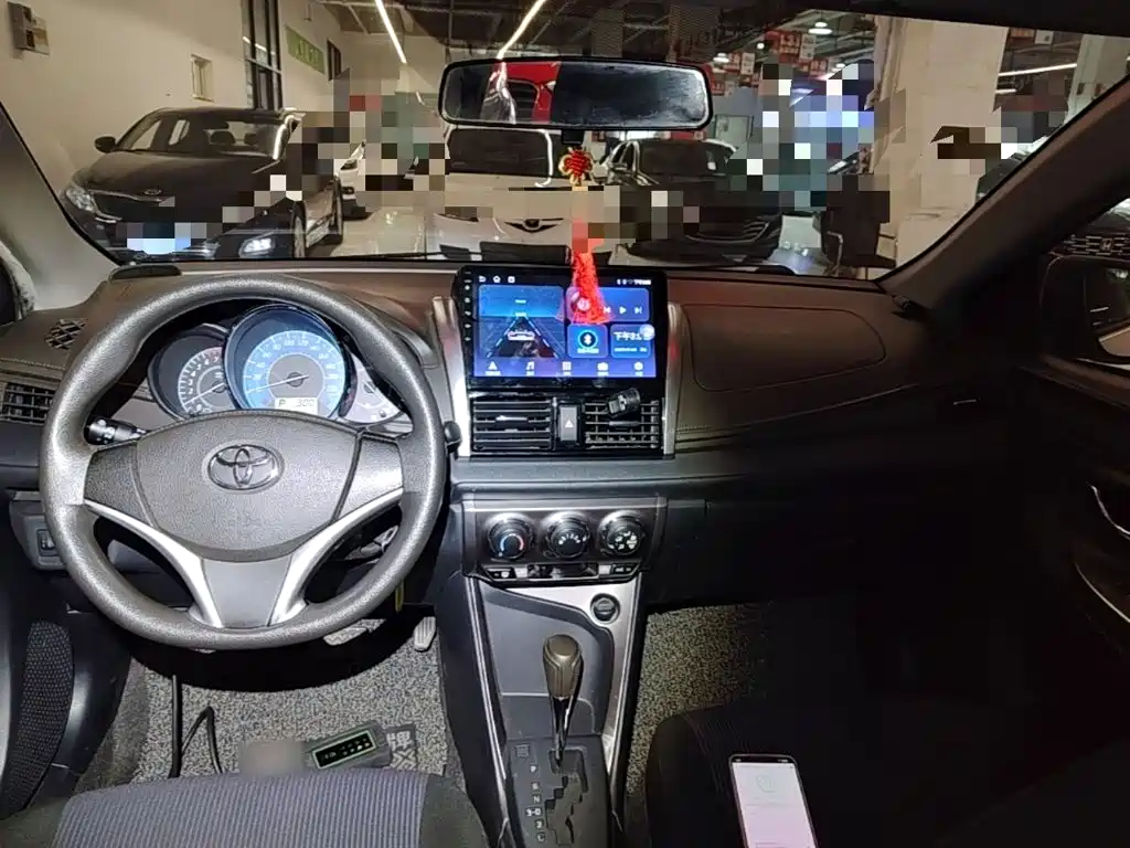 Toyota Yaris L — миниатюра 10