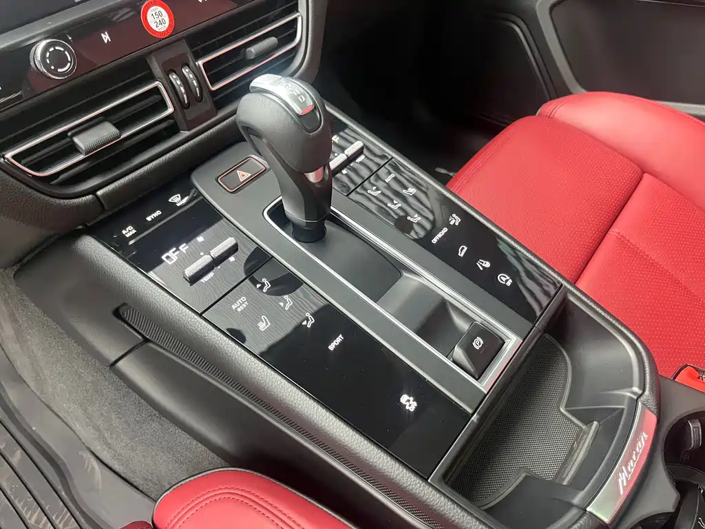 Porsche Macan — миниатюра 16