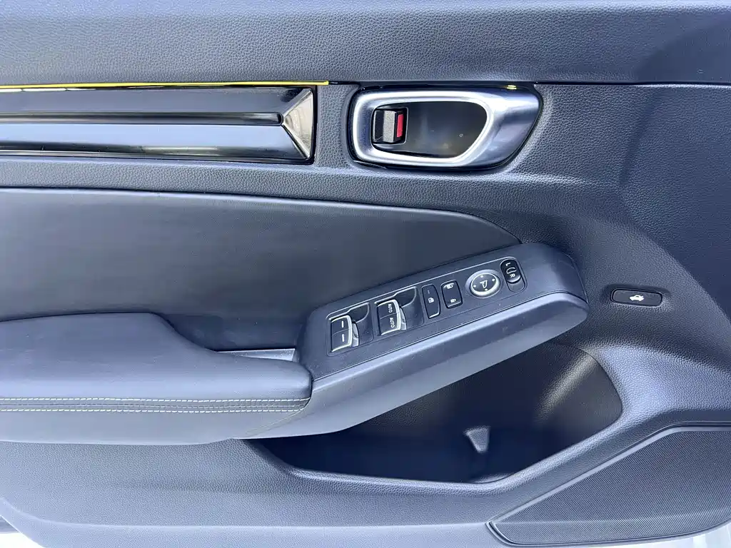 Honda Civic — миниатюра 8