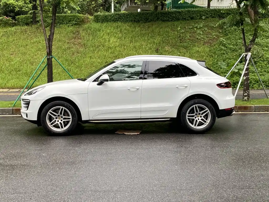 Porsche Macan — миниатюра 13