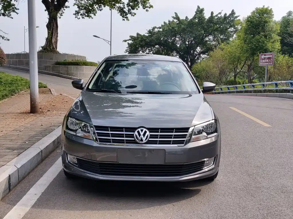 Volkswagen Lavida — миниатюра 2