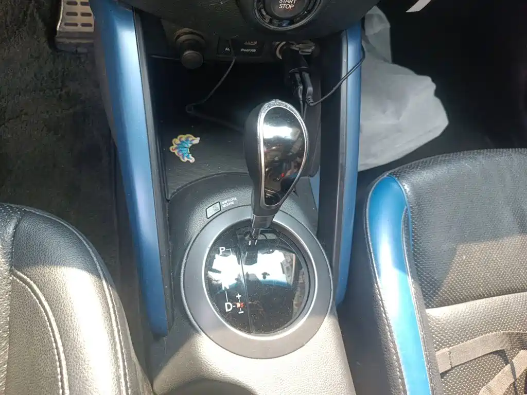Hyundai Veloster — миниатюра 15