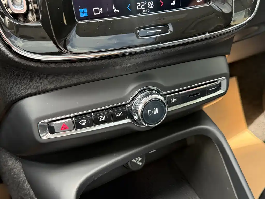 Volvo XC40 — миниатюра 31