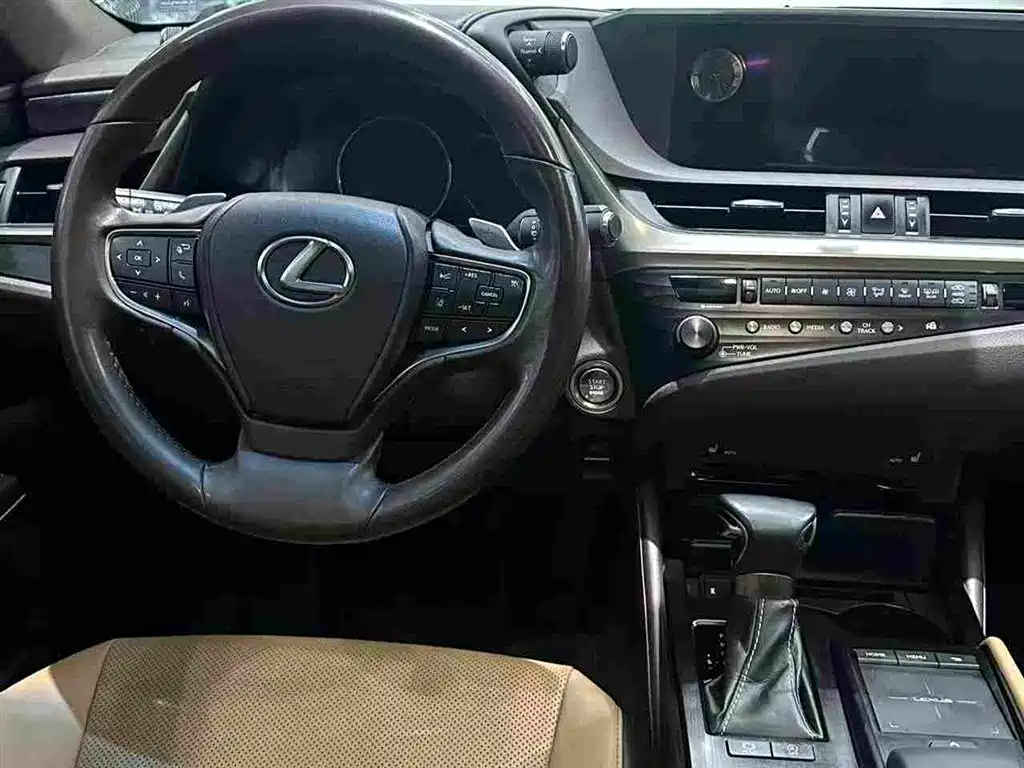 Lexus ES — миниатюра 8