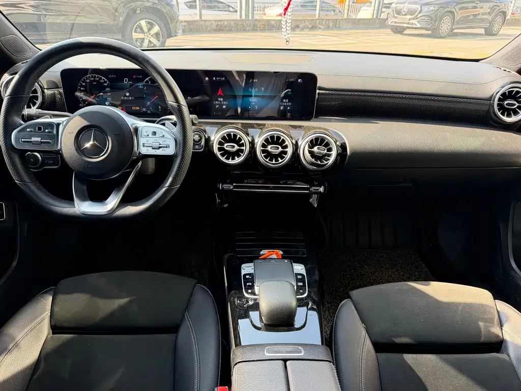 Mercedes-Benz A-Class — миниатюра 9