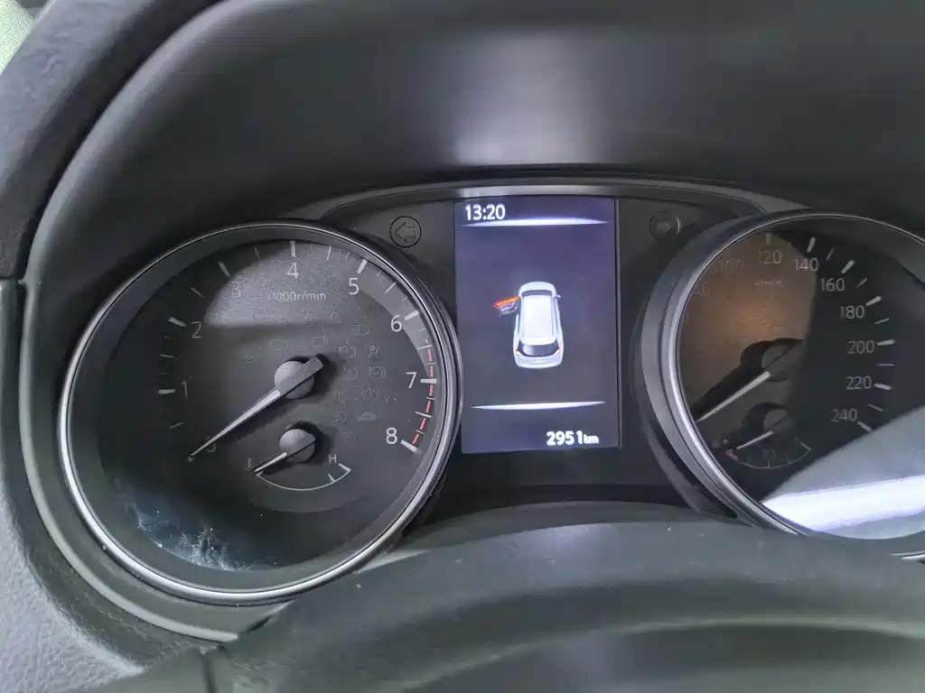 Nissan X-Trail — миниатюра 10