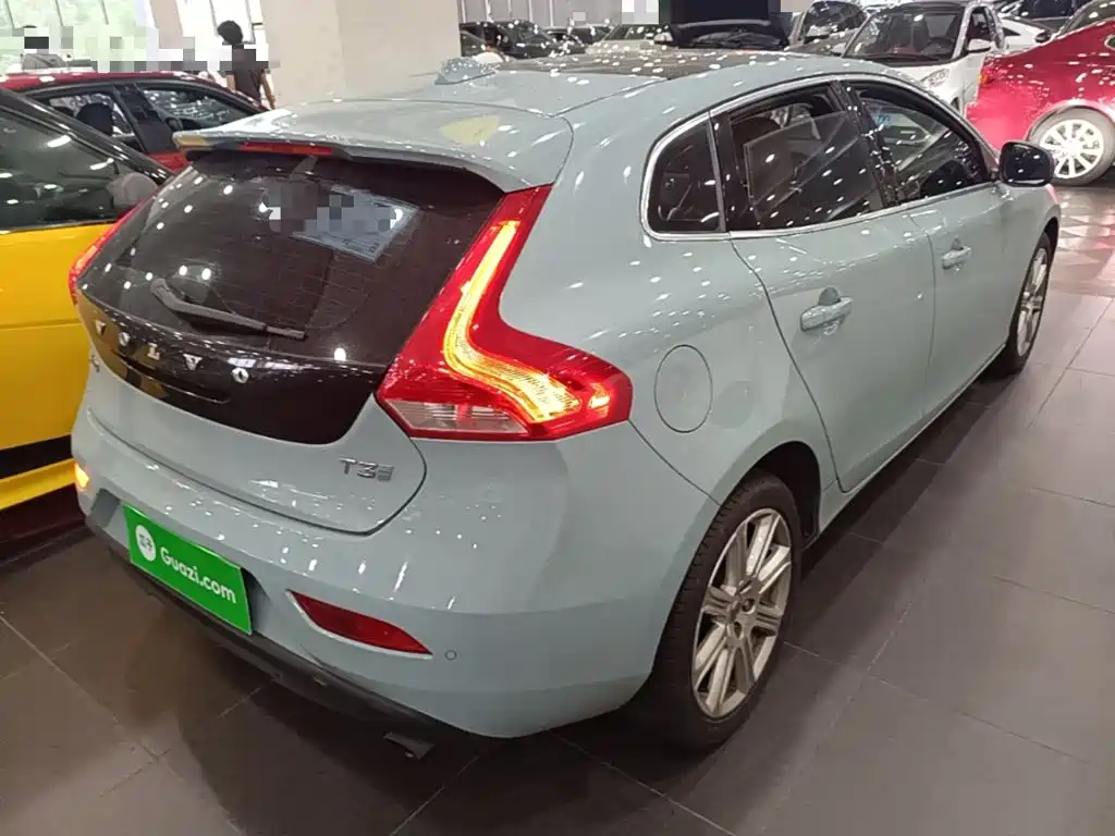 Volvo V40 — миниатюра 7