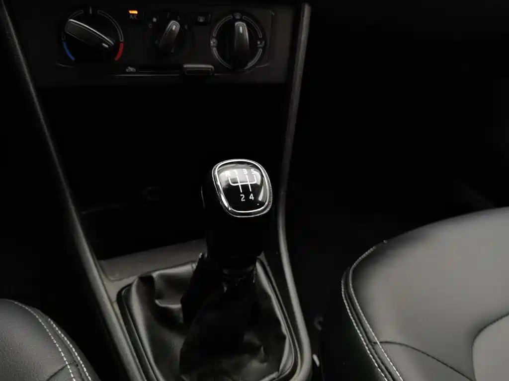 Skoda Rapid Spaceback — миниатюра 13