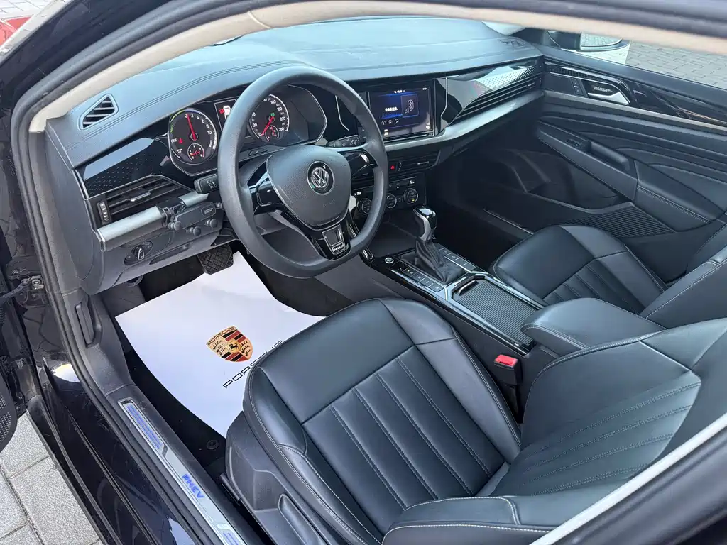 Volkswagen Passat PHEV — миниатюра 9