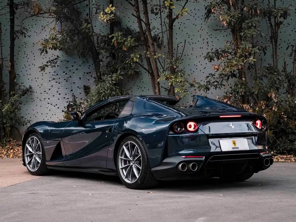 Ferrari 812 — миниатюра 8