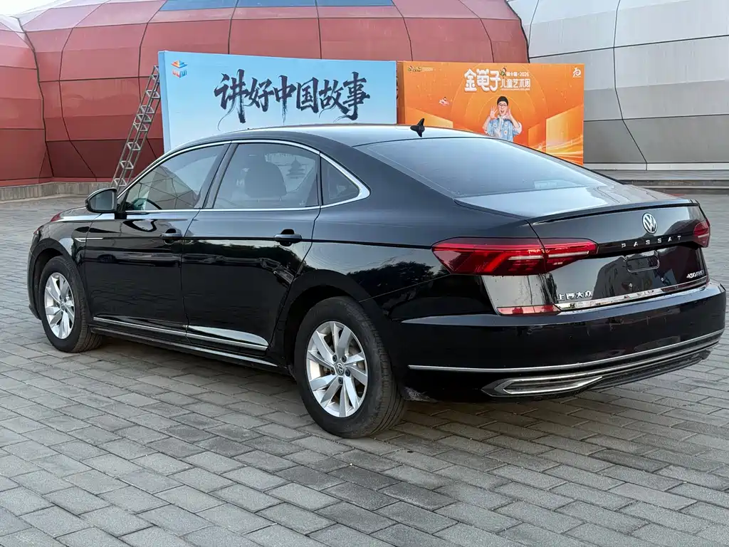 Volkswagen Passat PHEV — миниатюра 6