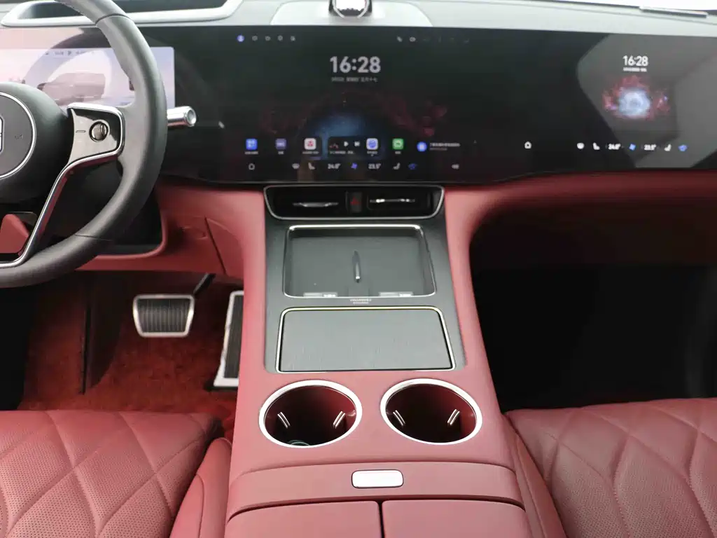 AITO ASK THE WORLD M8