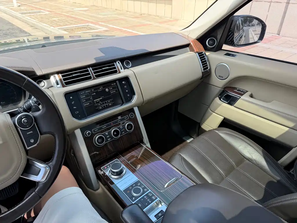 Land Rover Range Rover — миниатюра 6