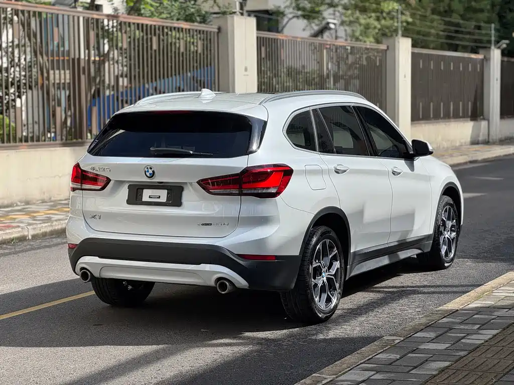 BMW X1 2022 sDrive25Li Lead