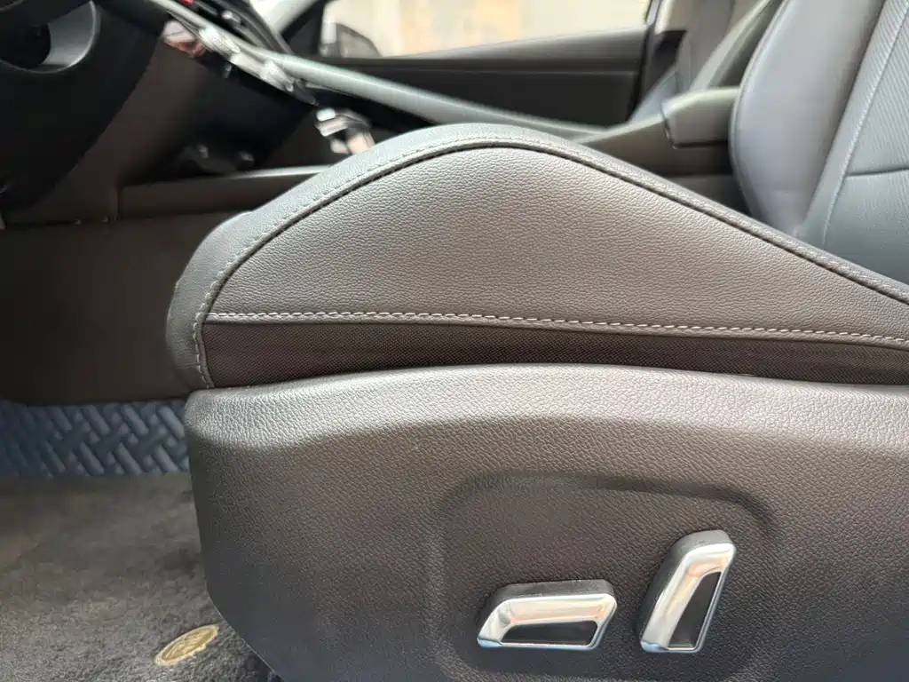 Hyundai Elantra — миниатюра 21