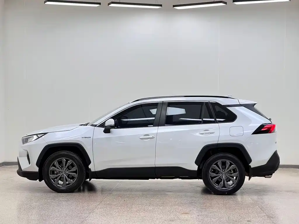 Toyota RAV4 Prime — миниатюра 14